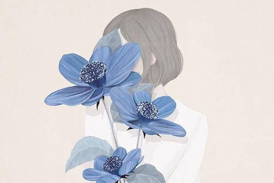 mulher-escondida-flores-azuis