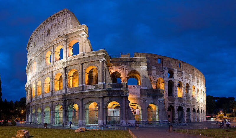 800px-Colosseum_in_Rome,_Italy_-_April_2007