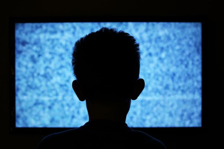 Os efeitos da televisão sobre o nosso cérebro