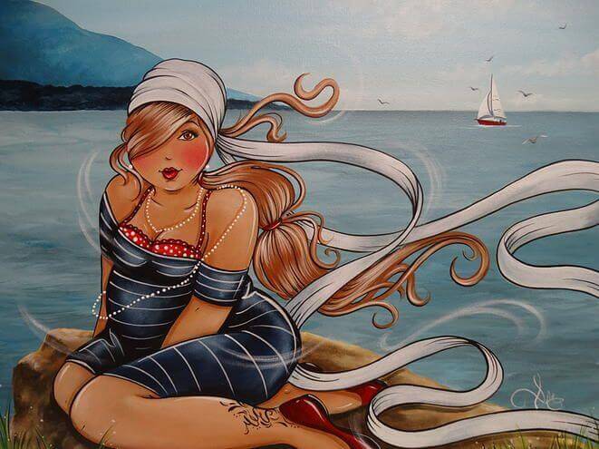 mulher na praia em sua melhor idade