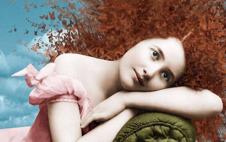mulher-no-sofa