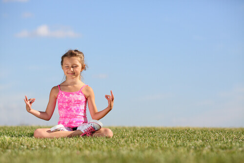 Como e por que ensinar as crianças a meditar