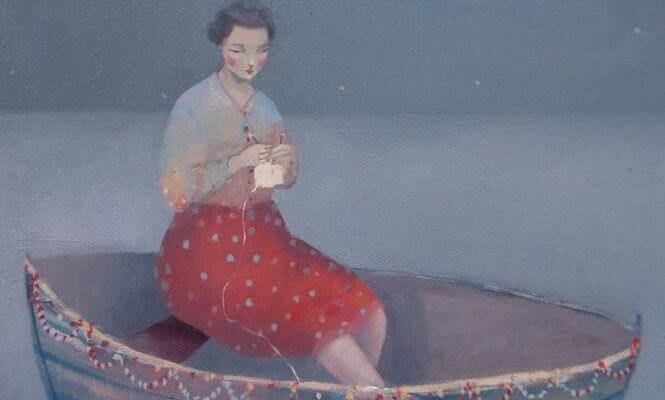 mulher-tricotando-em-barco