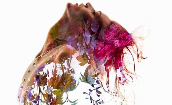 perfil-feminino-encoberto-em-silencio