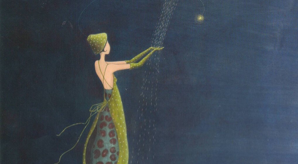 mulher-com-vestido-verde-coberta-pelo-silêncio