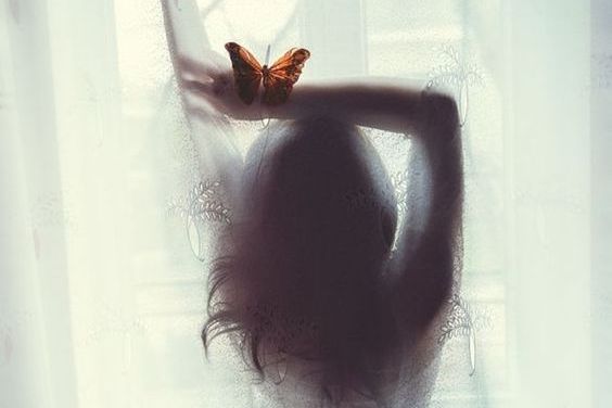 mulher-borboleta-representando-bondade