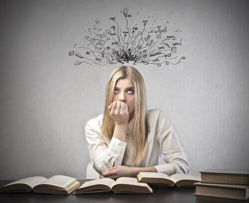 Garota-pensando-com-ansiedade