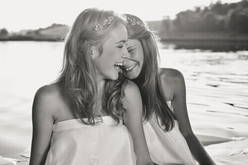 amigas-sorrindo Amigas que sabem sorrir