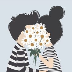 casal se beijando atrás de um buque de flores