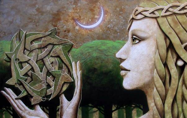 mulher-com-símbolo-celta-representando-consciência