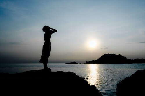 mulher-desesperada-emoções-dolorosas