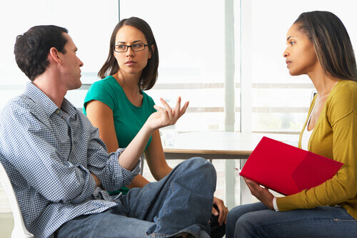 pessoas-inteligentes-conversando