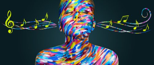 mulher-colorida-sinestesia