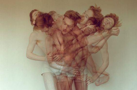 homem-combatendo-pensamentos-trágicos