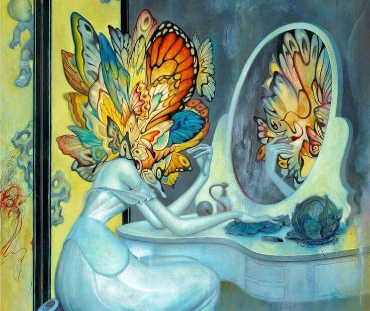 mulher-com-cabeca-de-borboleta