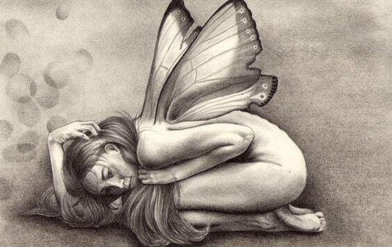 mulher-asas Algumas vezes, assim como nós, os heróis também se rendem