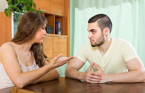casal-discutindo
