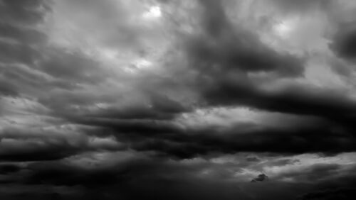 nuvens-negras O mundo passa por uma nuvem negra