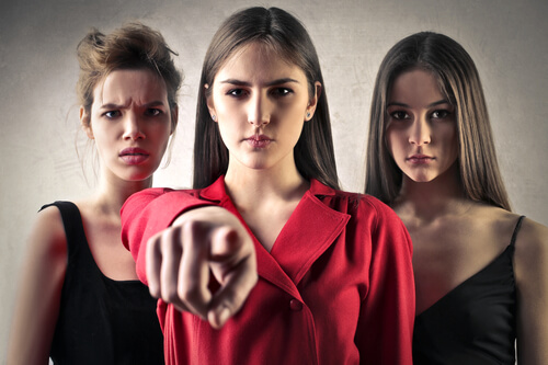 julgamento de outras pessoas