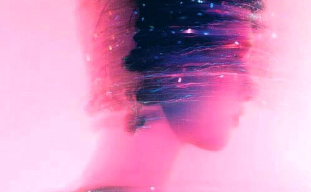 mulher-luz-rosa