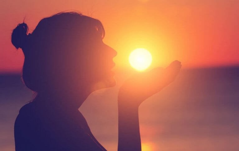 mulher-por-do-sol