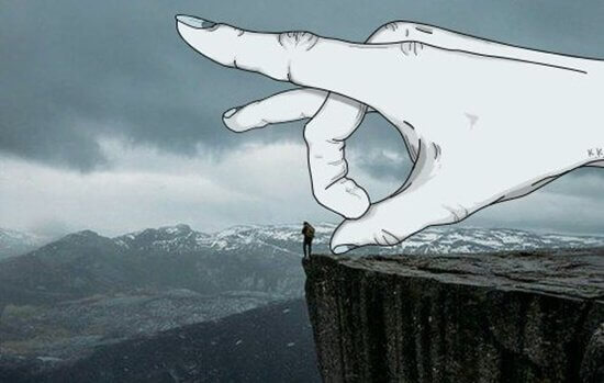 homem-beira-penhasco