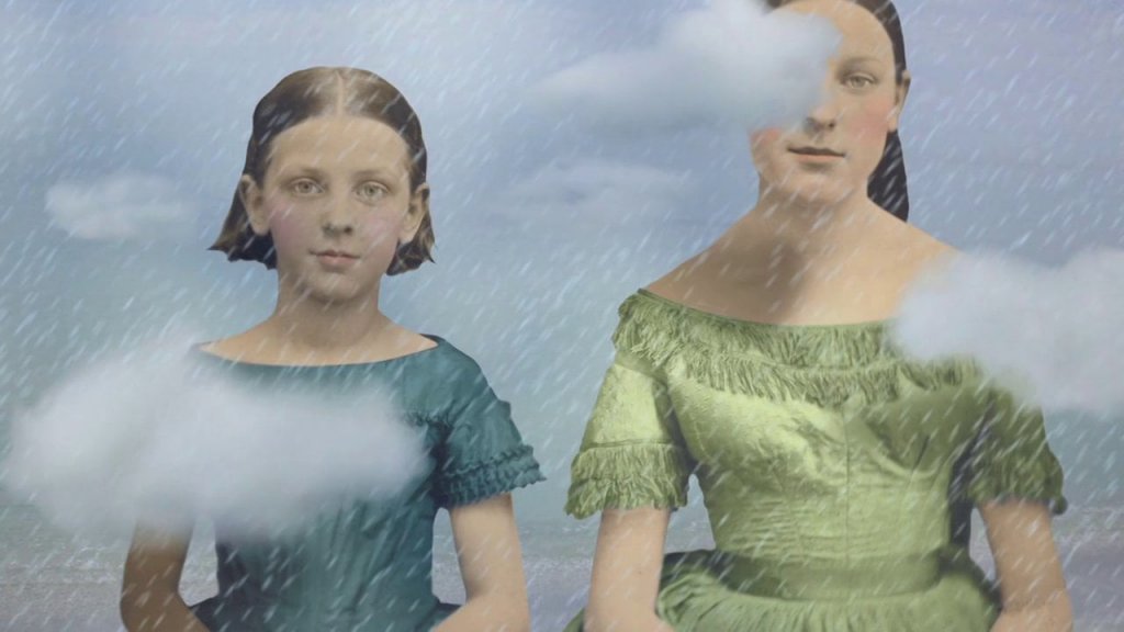mae-e-filha-na-chuva