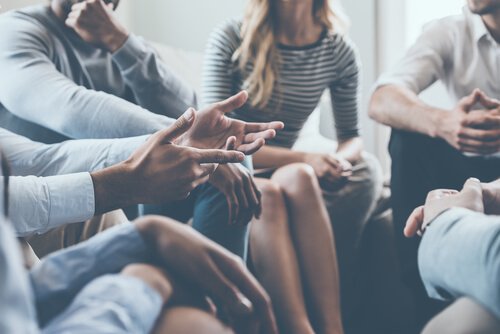 conversar 5 estratégias para estabelecer uma conversa interessante