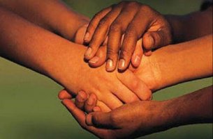 Estar com pessoas, e não acima delas, nos torna melhores