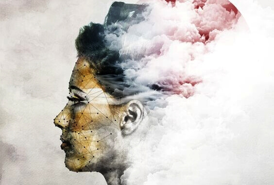 mulher-nuvens-na-cabeca