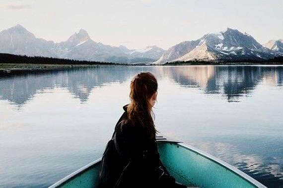 menina-barco-paisagem