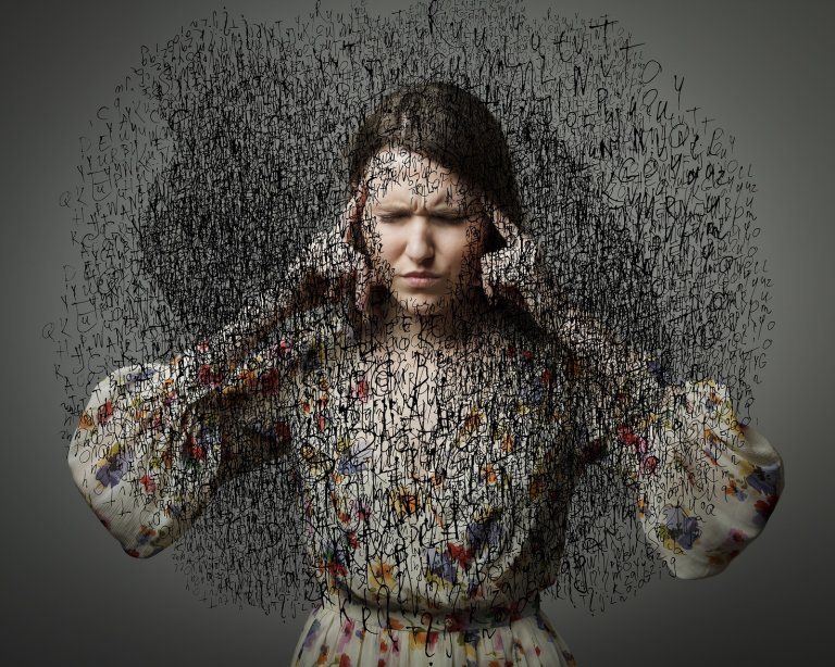 mulher-oprimida-por-seus-pensamentos