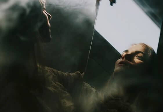 Mulher com dependência emocional