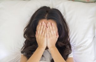 Mulher com dificuldade para chegar ao orgasmo