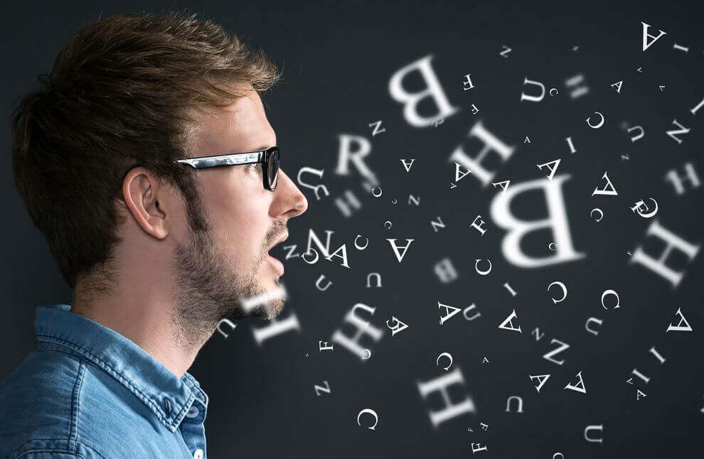 homem-que-fala-o-tempo-todo A pessoa que fala o tempo todo se priva do prazer de ouvir