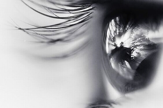 Olho em preto e branco