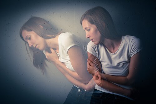Mulher sofrendo com depressão encoberta