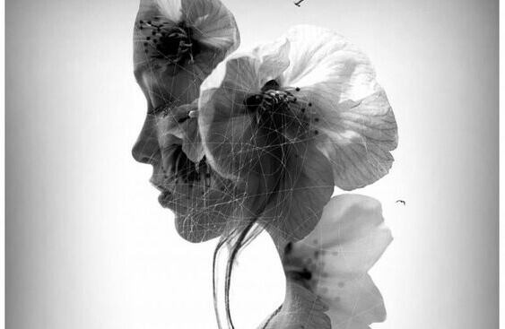 Rosto feminino ilustrado com flor