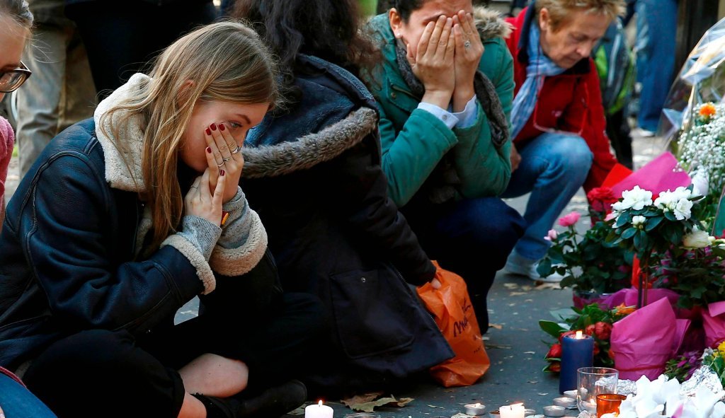 terrorismo-pessoas-chorando Os efeitos do terrorismo que nos leva à vulnerabilidade