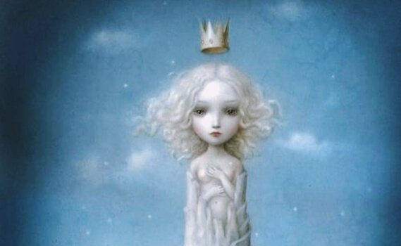 Menina com coroa flutuando sobre sua cabeça