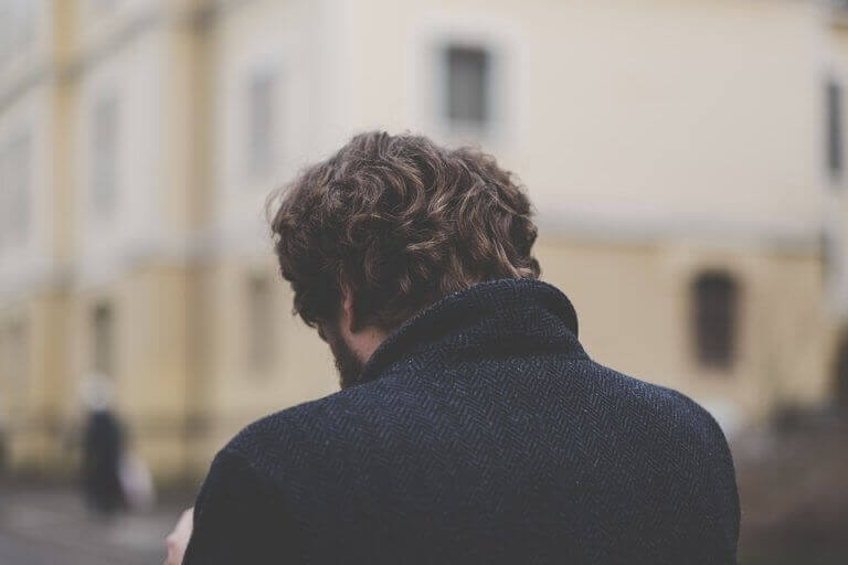 Homem angustiado