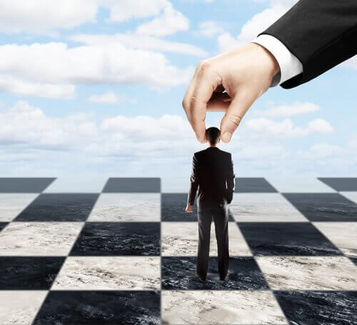 Características das pessoas autoritárias