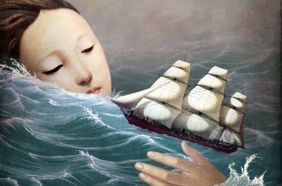 Mulher observando barco em mar agitado