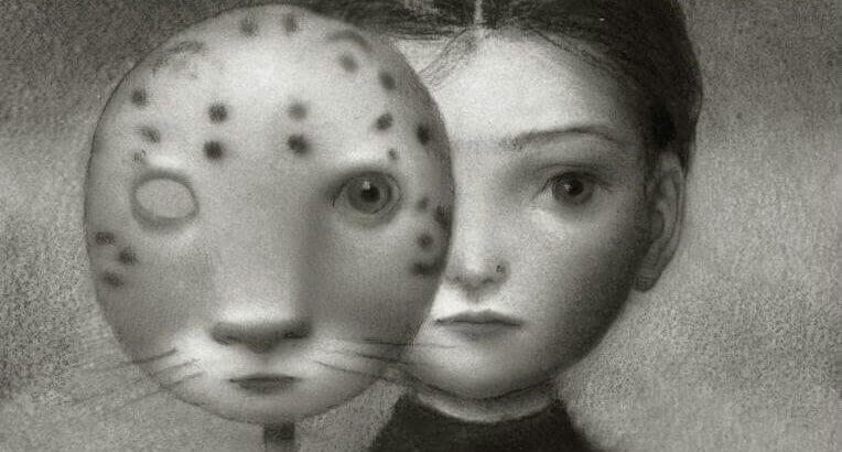 Menina com máscara de onça