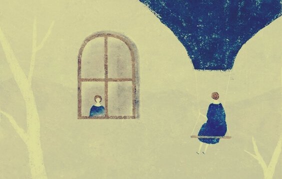 Mulher sentada em balão observando outra na janela