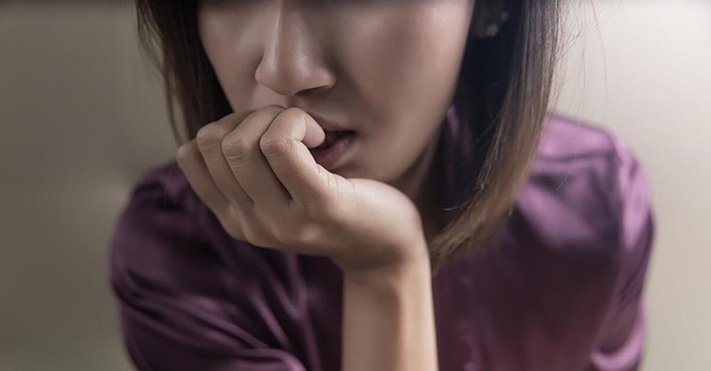 Mulher com transtorno misto ansioso e depressivo