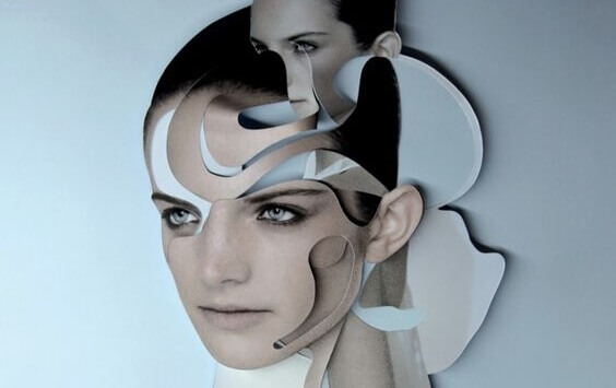 Rosto de mulher seccionado