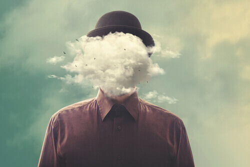 Homem com nuvem no lugar da cabeça