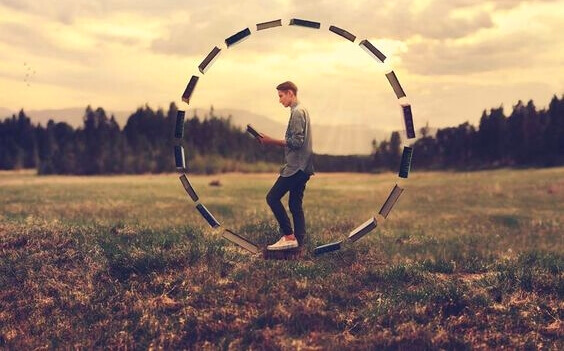 Homem representando o pensamento equilibrado
