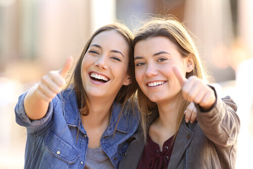 Amigas sorrindo